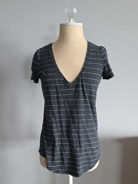 Lululemon V-Neck Short Sleeve Love Tee